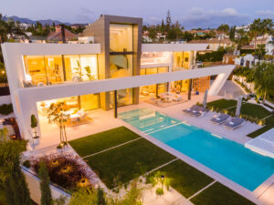 villa shiro modern architectural masterpiece Marbella Bahía exterior view